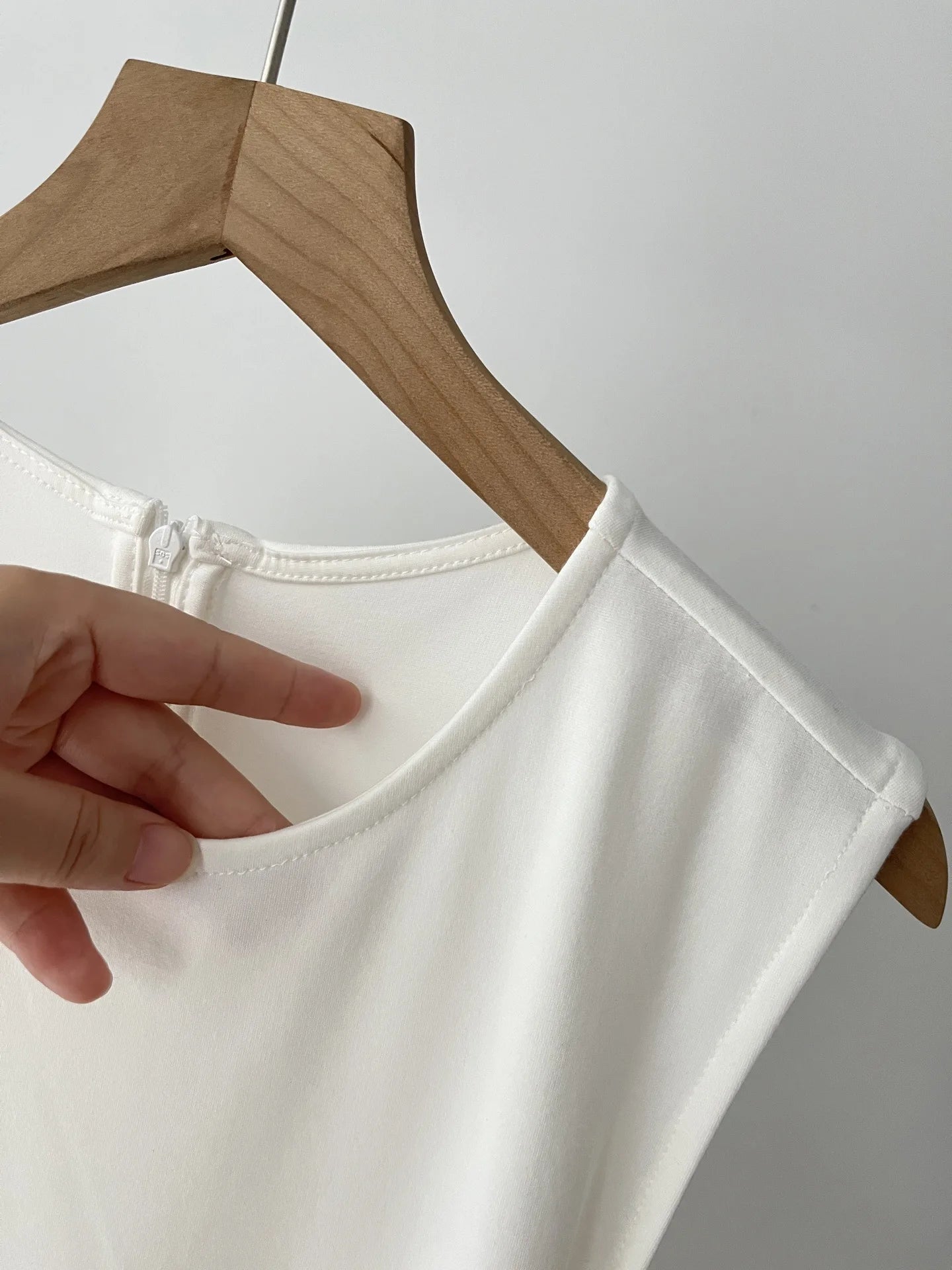 Side-Knotted Simple Sleeveless A-Line Dress